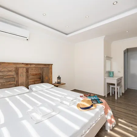Villa 1 *